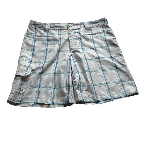 Cabelas UPF 50 Board shorts plaid blue and gray Size 12 snap and zip look new - Picture 1 of 9